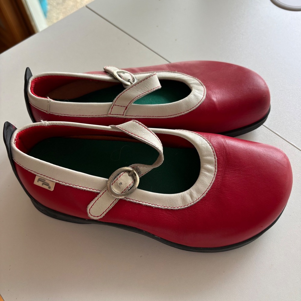 Footprints Birkenstock Mary Jane Women Size 36 Red Leather Cream Trim Buckle - Picture 11 of 13